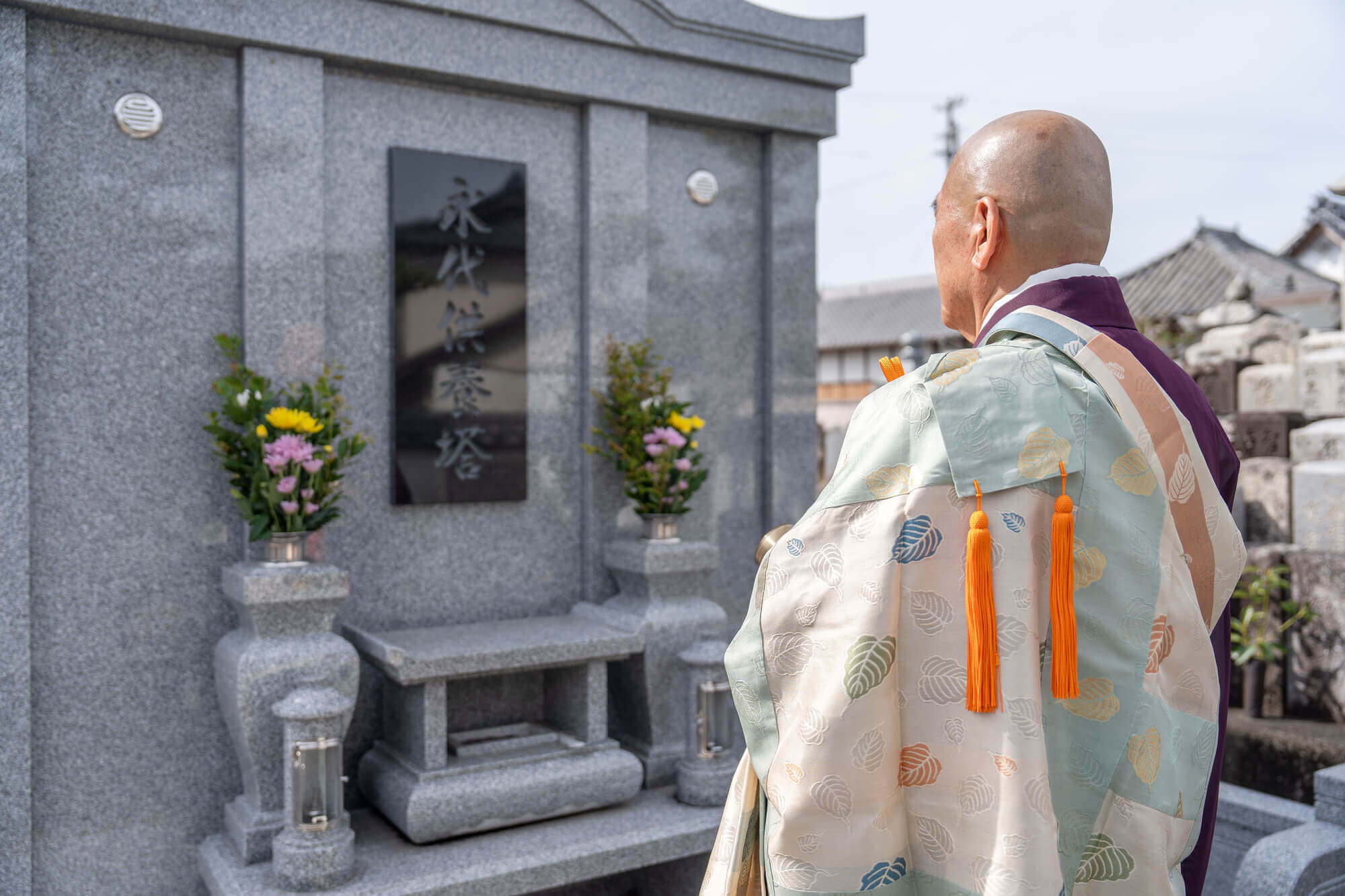 墓じまい時の閉眼供養のお布施っていくら必要？費用相場や流れについて