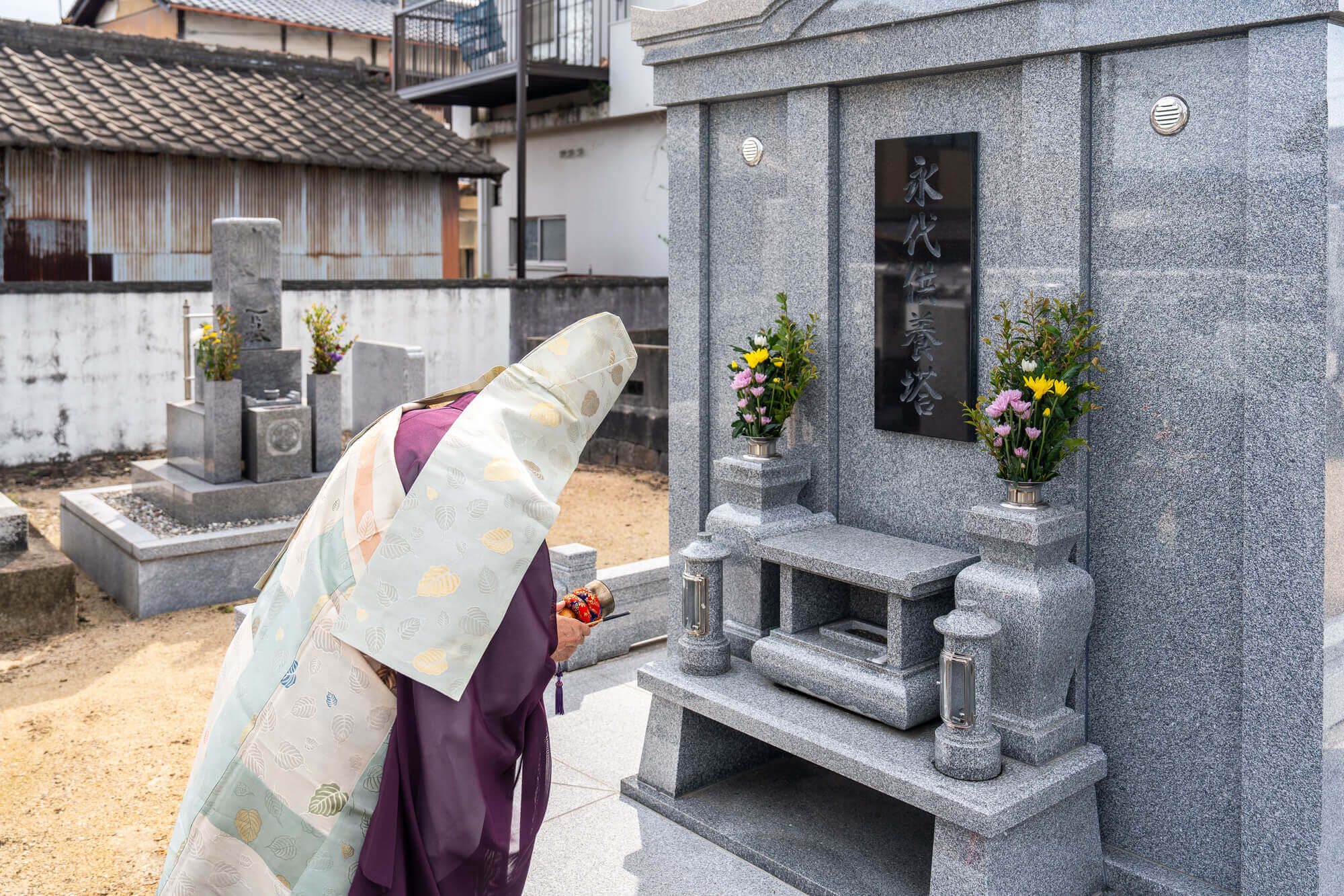 墓じまいで行う閉眼供養とは？当日の流れやその後の供養について