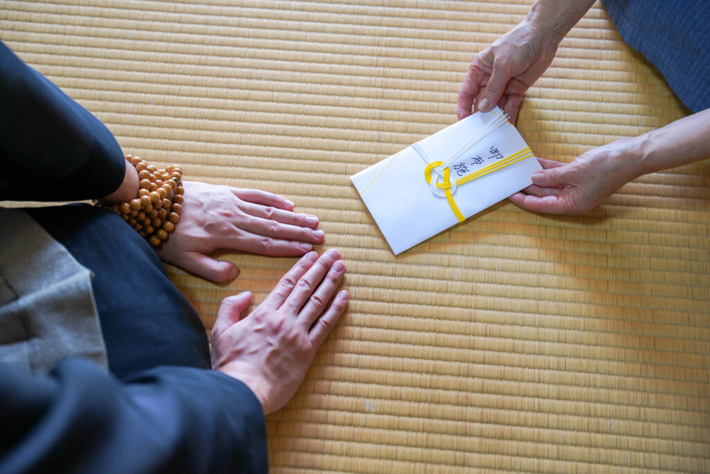 納骨にかかる費用の目安