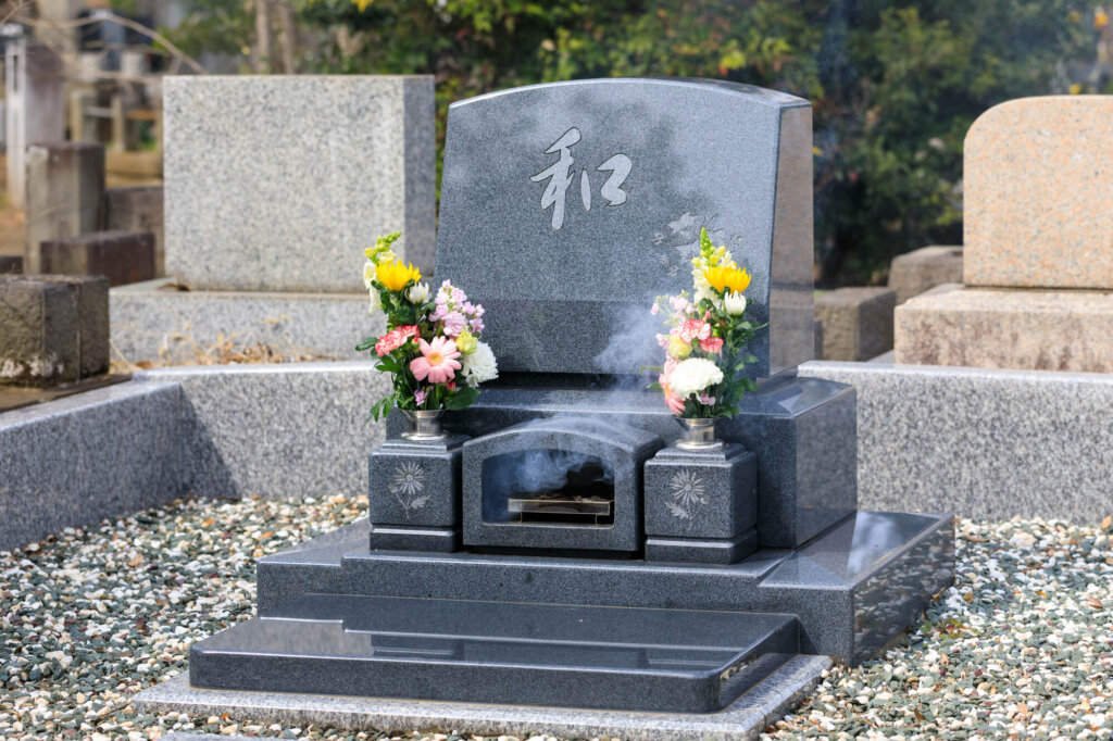 分骨の前後でかかる費用相場